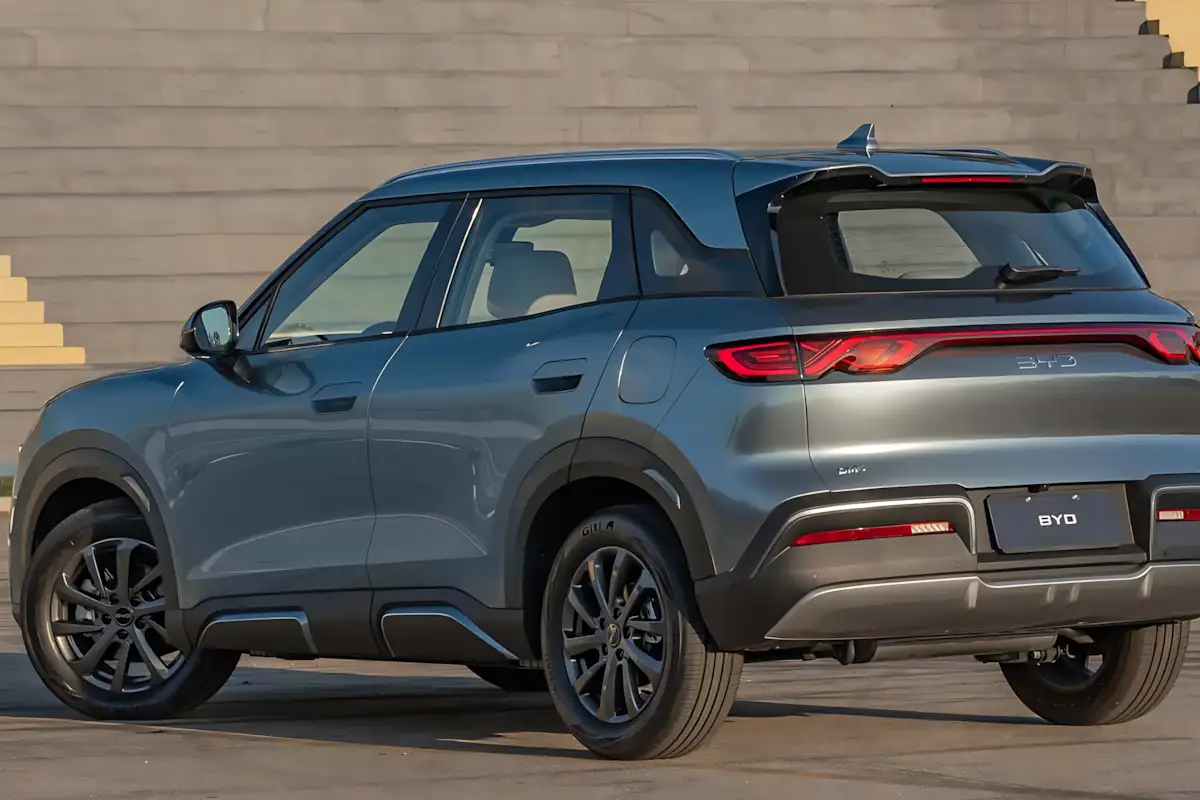 BYD Atto 2 Híbrido Plug-in Flex 2026 estreia com tecnologia inédita e preços a partir de R$ 149.990