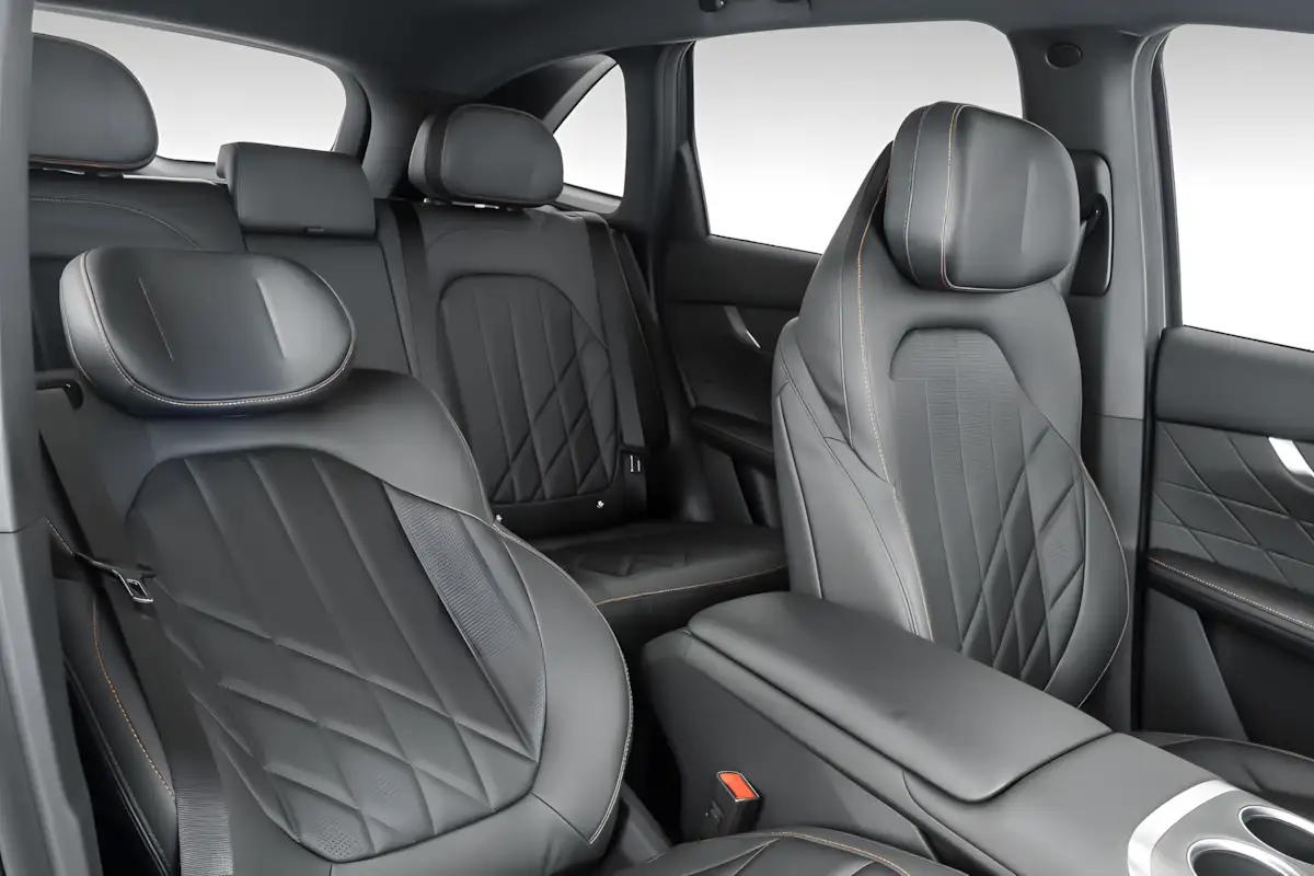 Novo CAOA Changan CS75 2027 estreia com porta-malas de até 1.620 litros e telas de 37,2