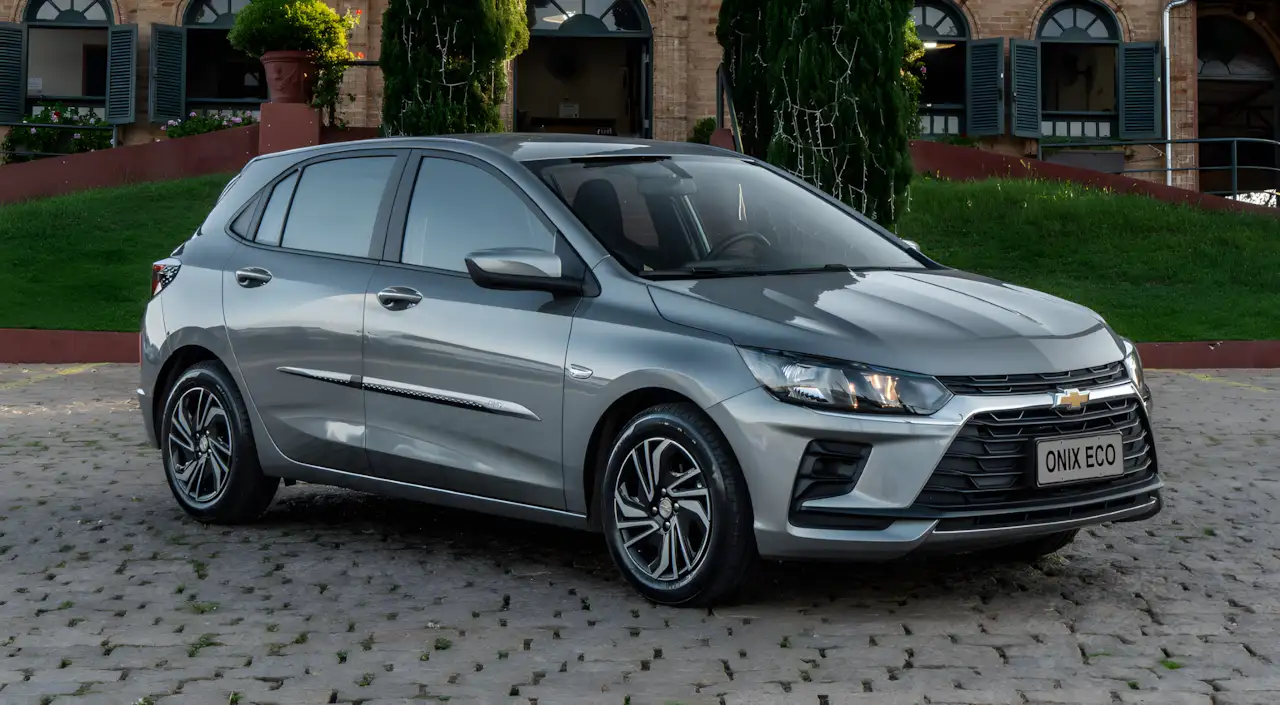 Chevrolet Onix Eco 2027 resgata motor a álcool e vira o automático mais barato do Brasil