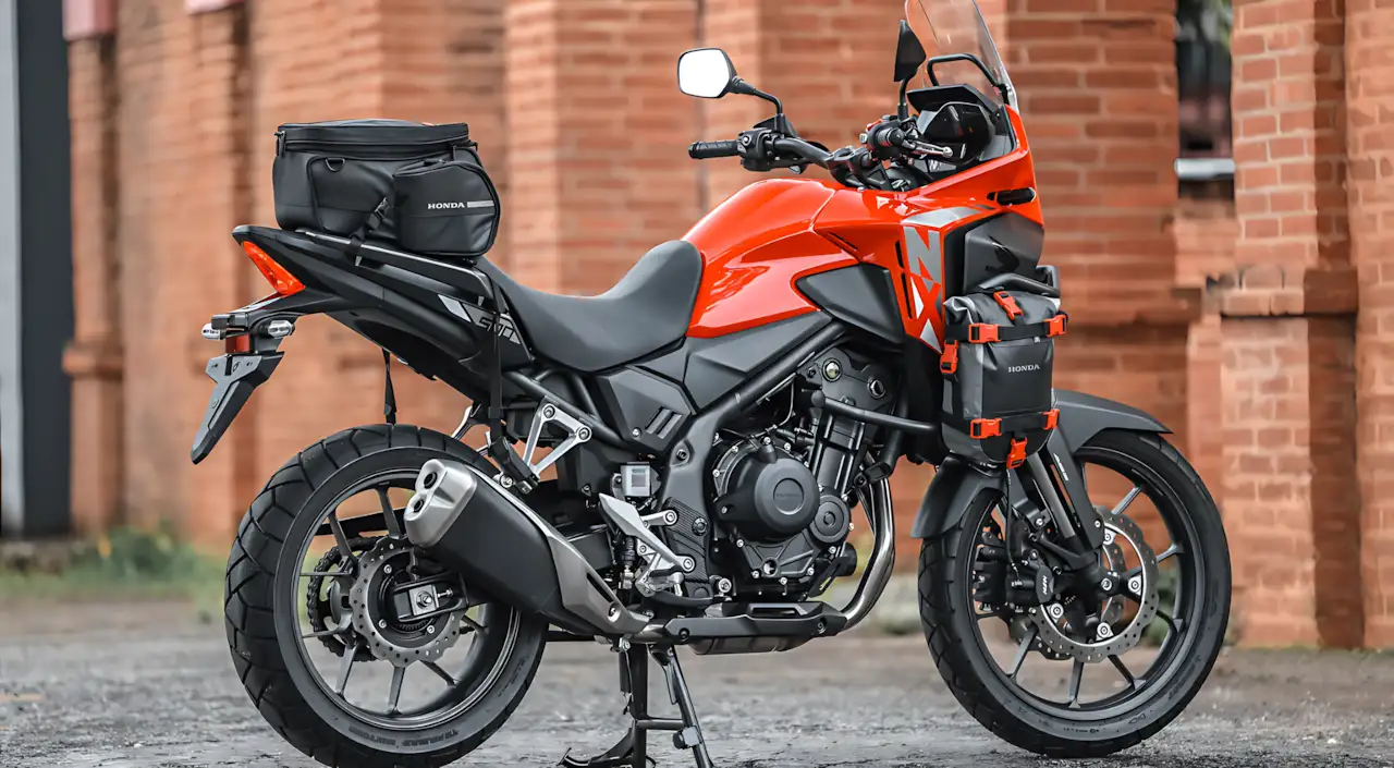 Conheça a Honda NX500 2027, a trail média que ganhou nova cor e manteve os principais equipamentos da categoria.